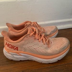 Hokas